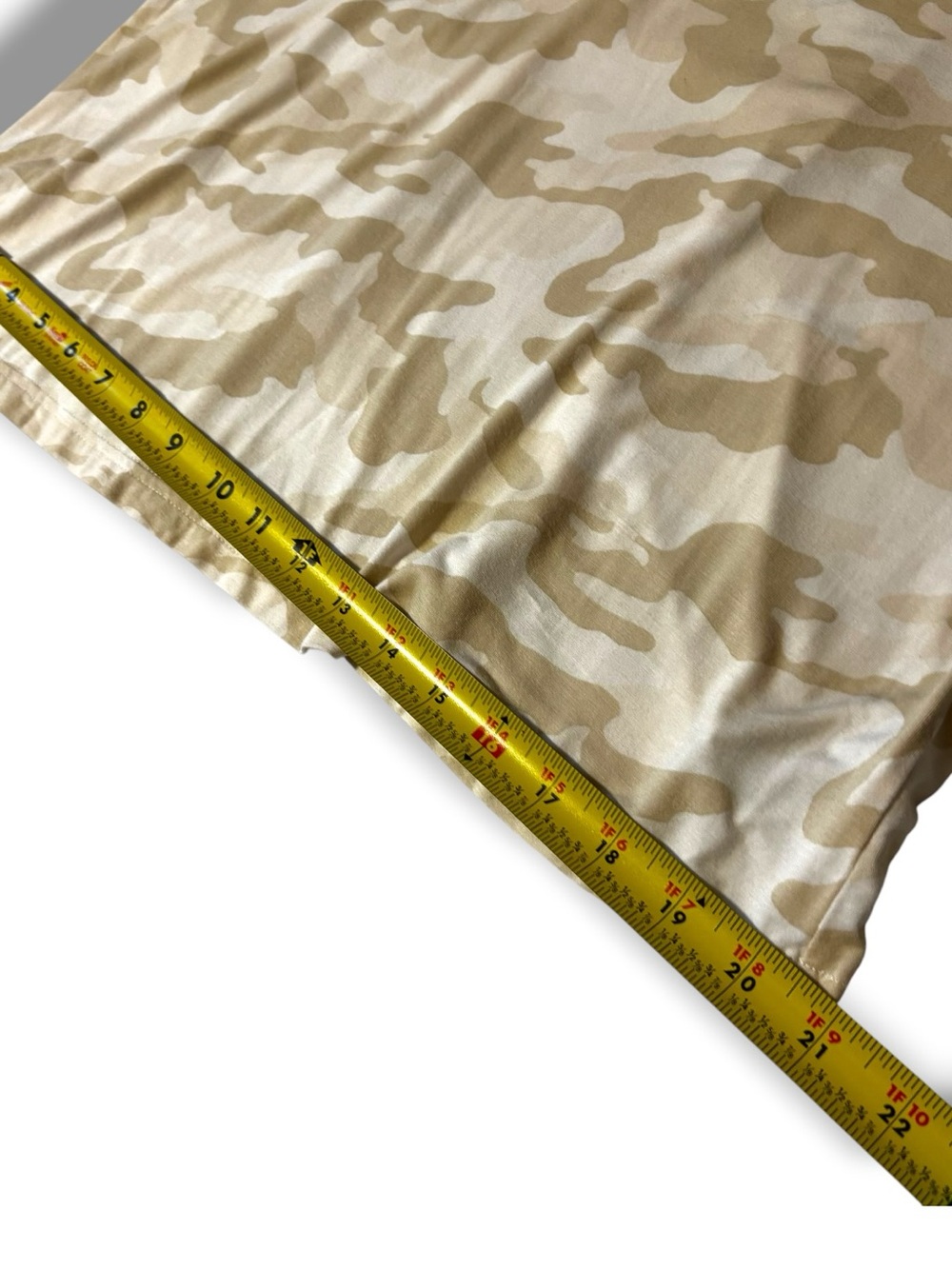 Old Navy White & Light Gray/Beige V Neck Loose Fit Camo Spaghetti Strap Camisole - Picture 13 of 16